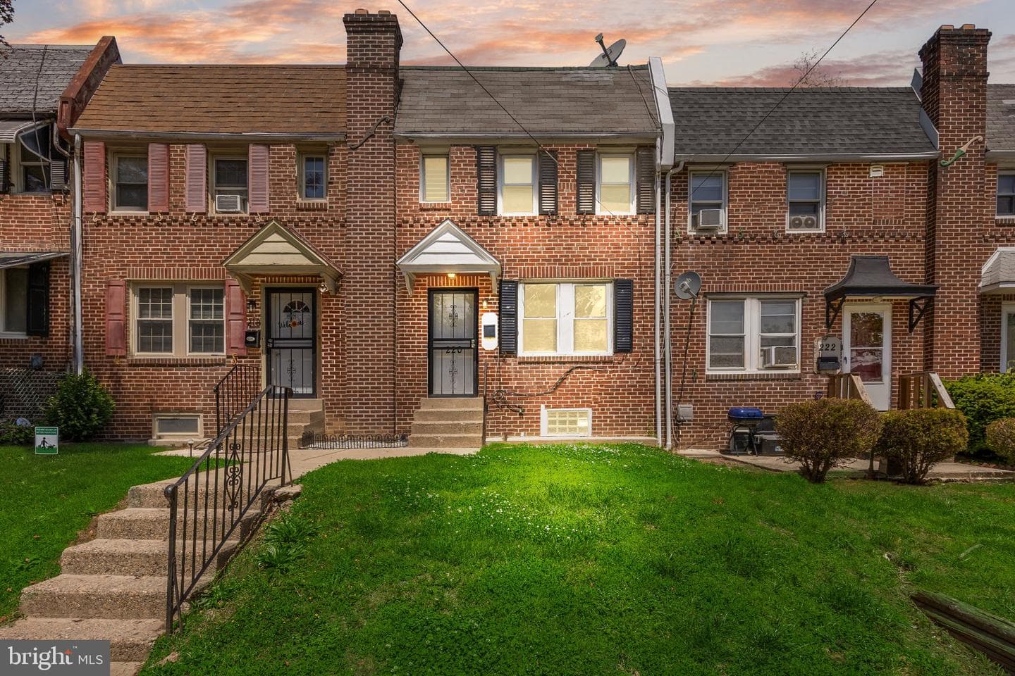 220 Houston Street photo 2