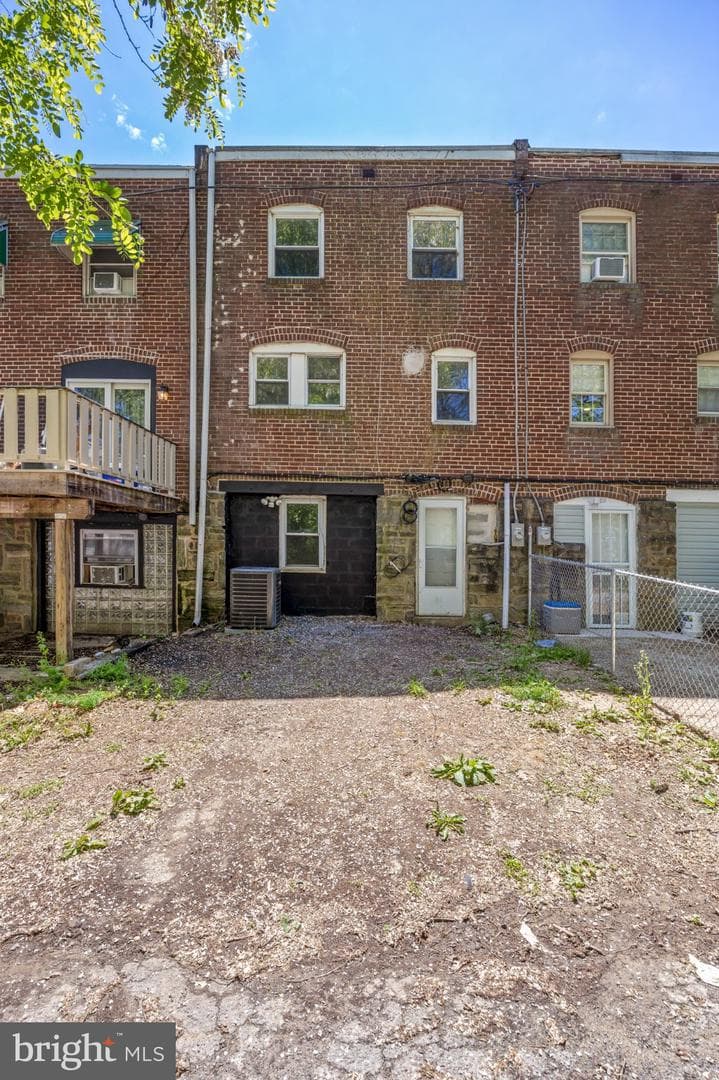 220 Houston Street photo 22