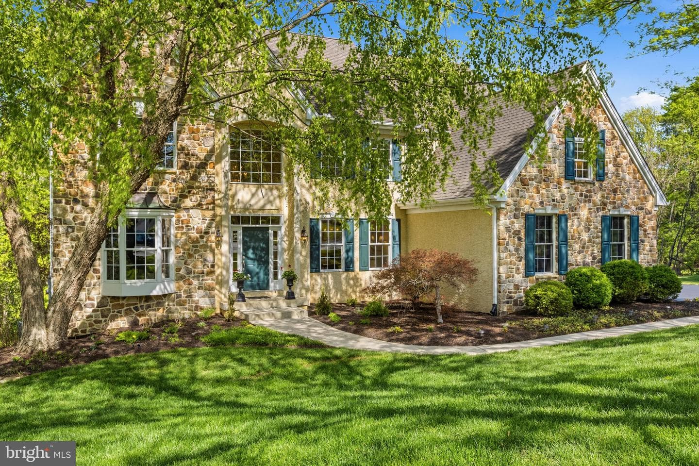 19 W Branch Ln