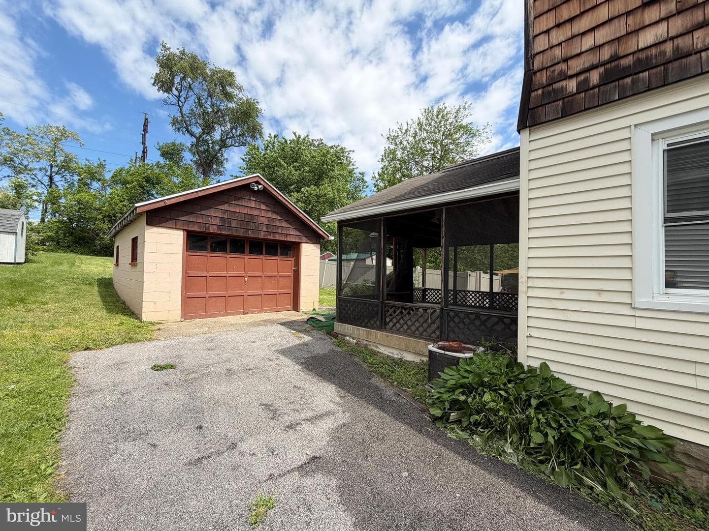 1404 Elmwood Avenue photo 103