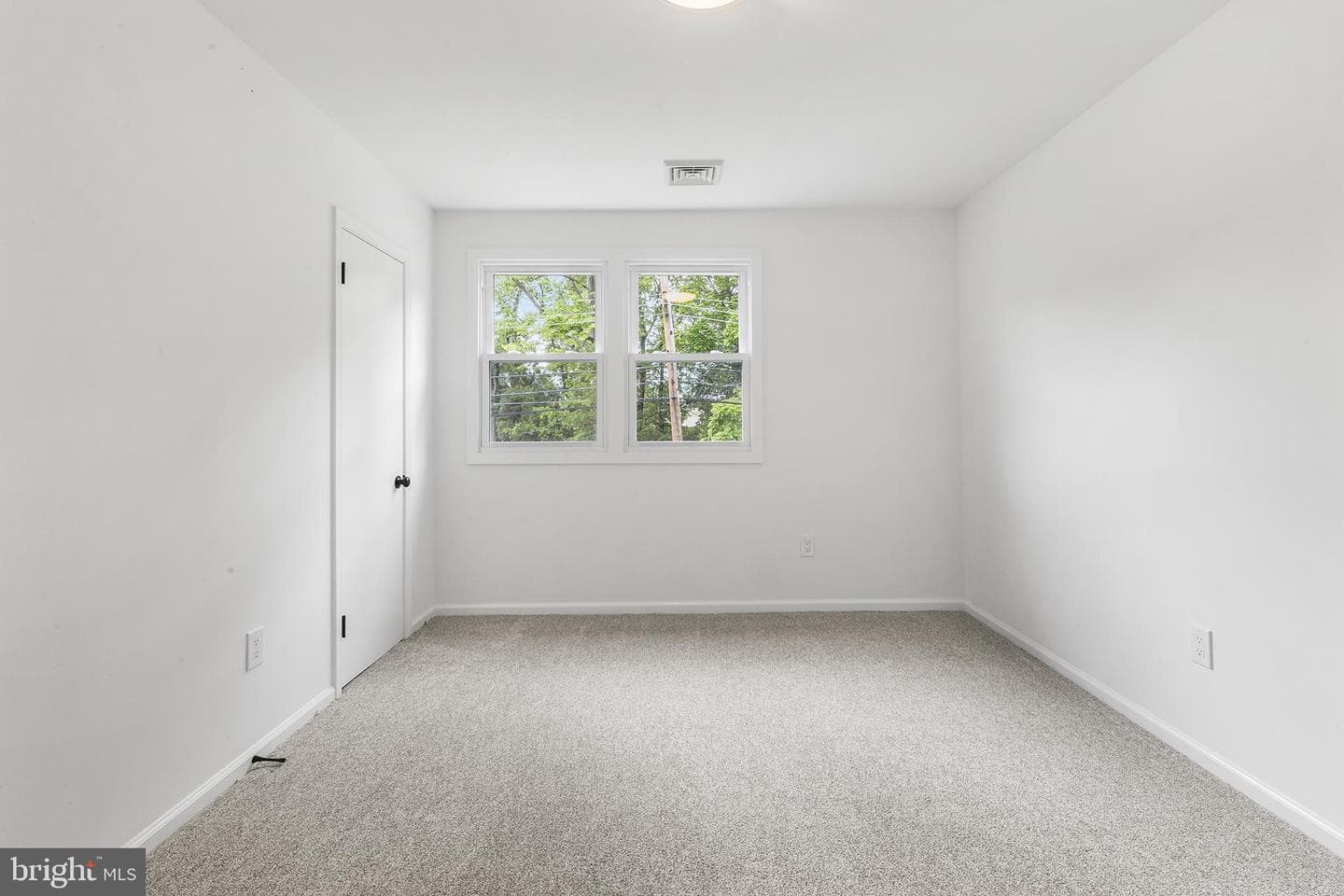 608 Hutchinson Terrace photo 26