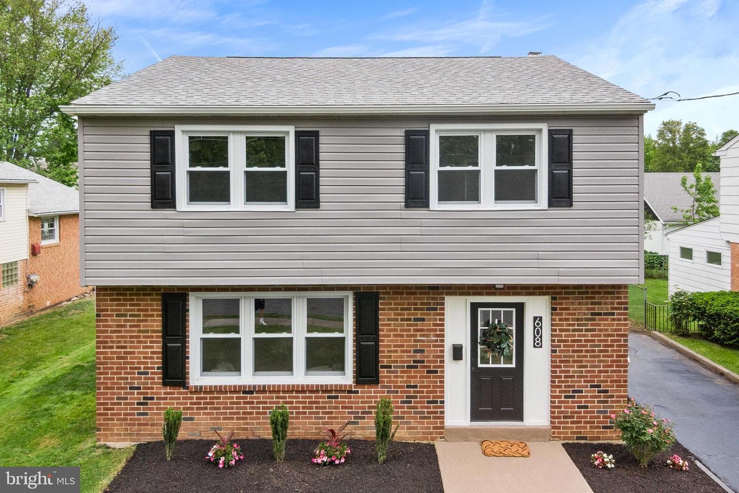 608 Hutchinson Terrace photo 3
