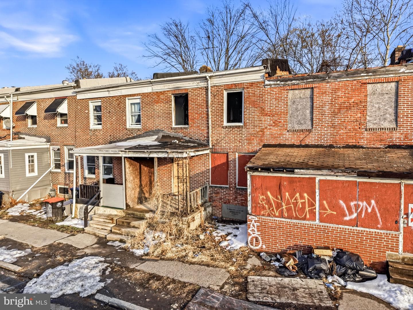 1009 Morton Avenue photo 3