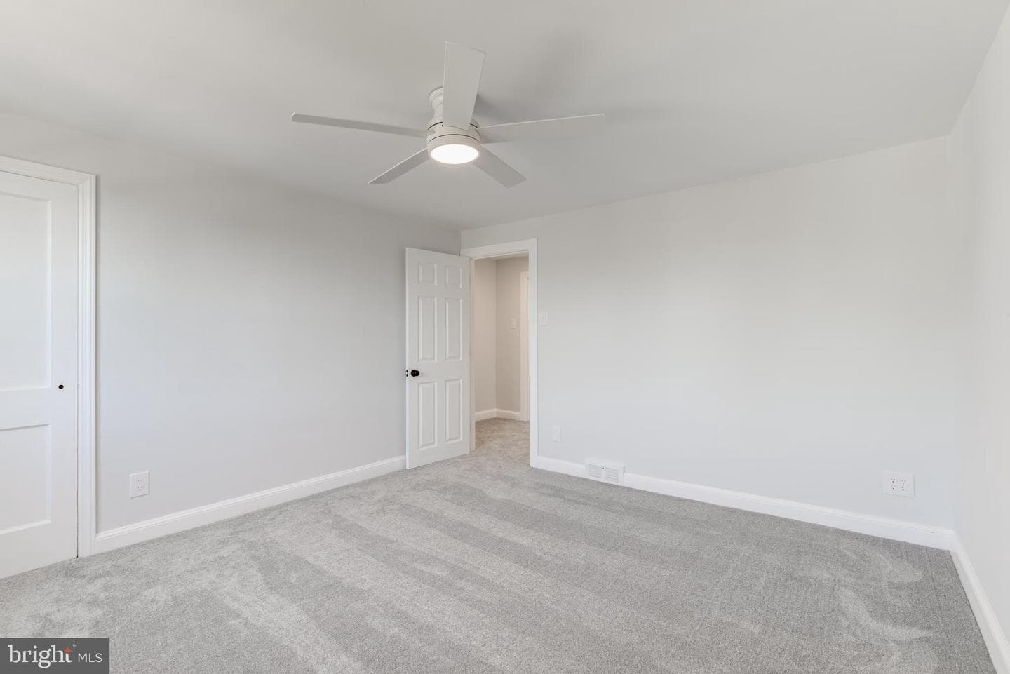 1127 Hollywood Avenue photo 14
