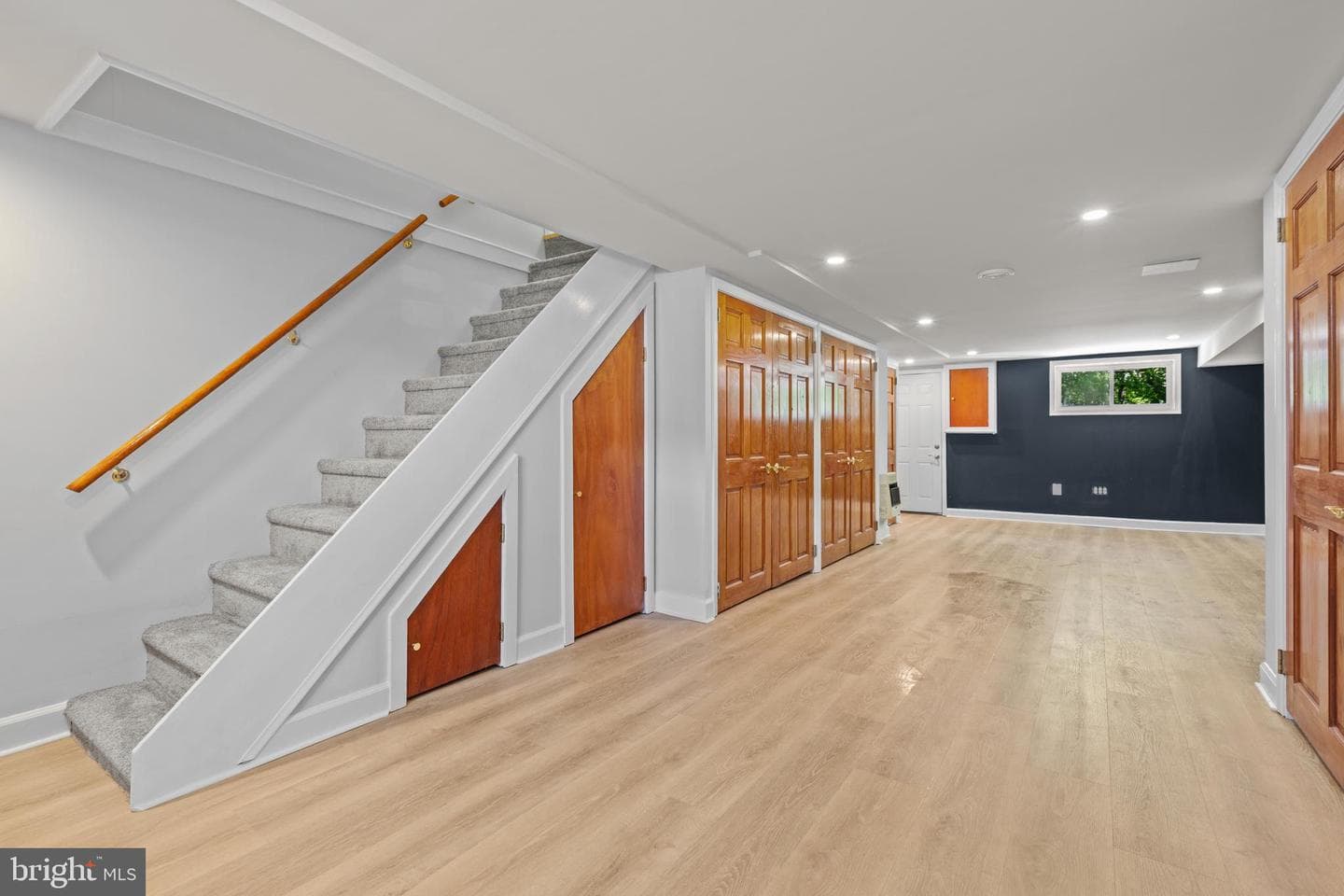 1127 Hollywood Avenue photo 17