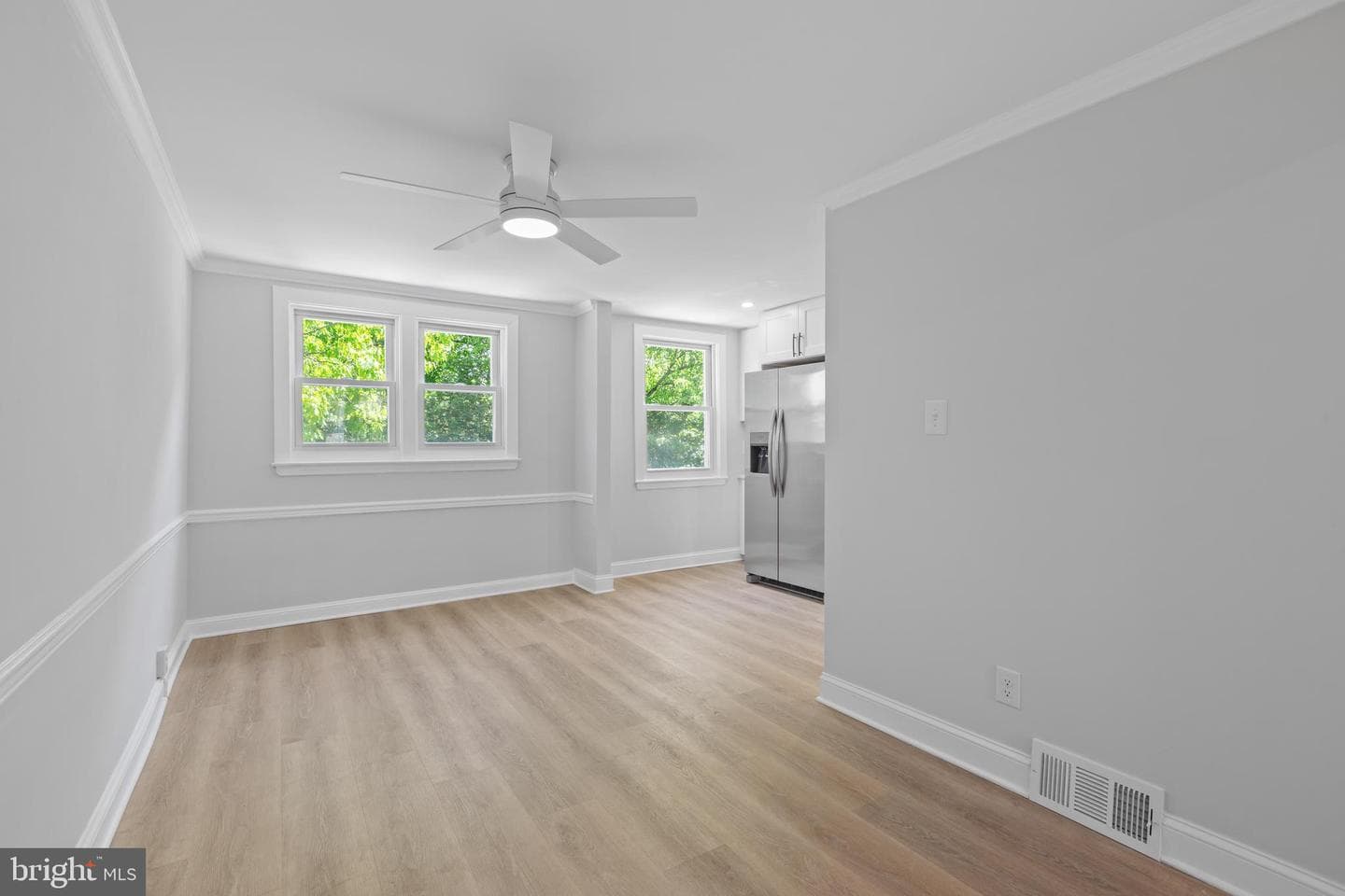 1127 Hollywood Avenue photo 5