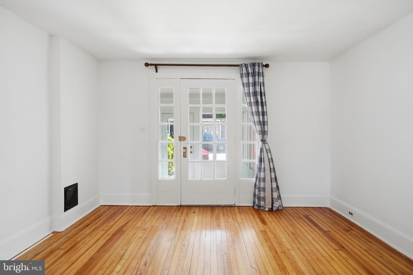 12 Manchester Avenue photo 6