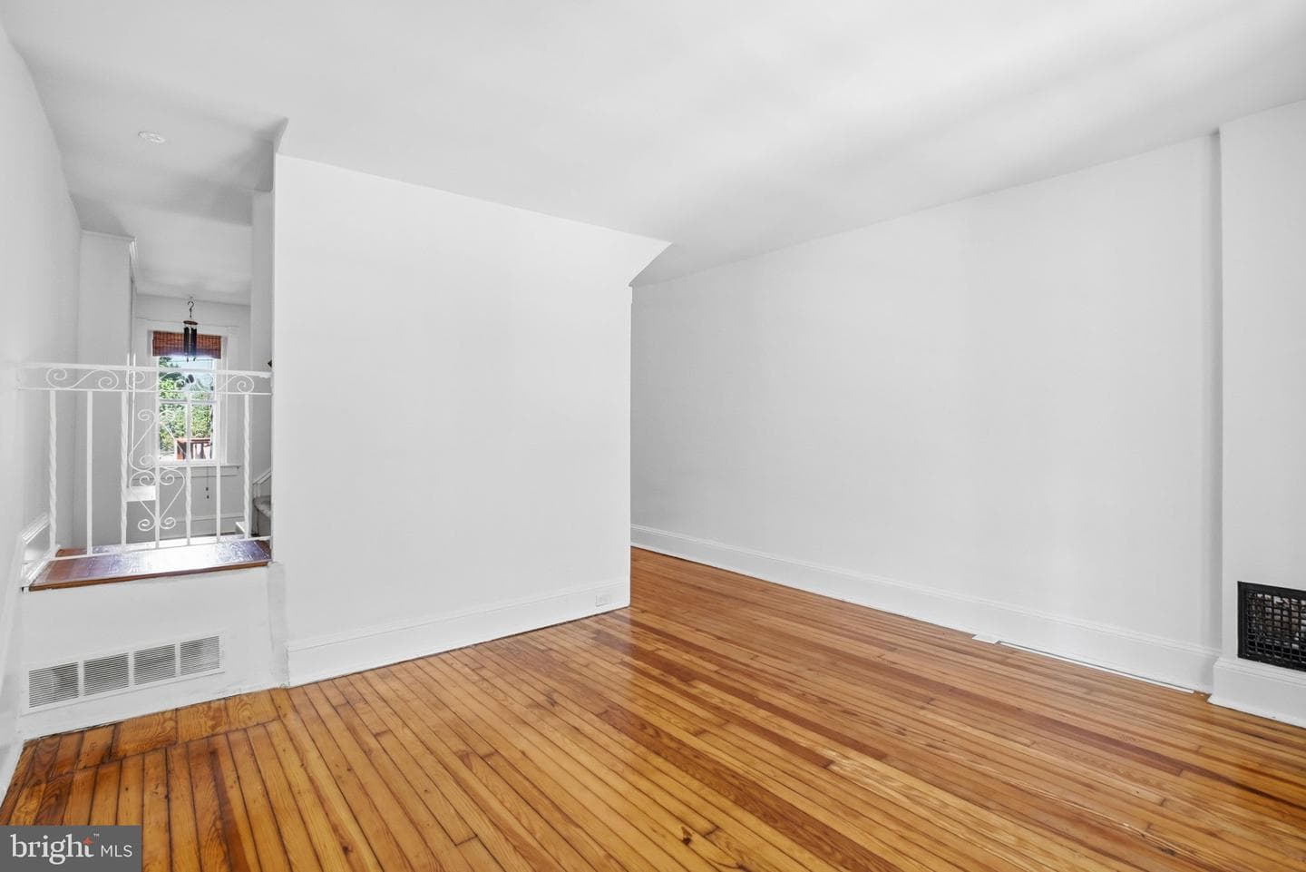 12 Manchester Avenue photo 8