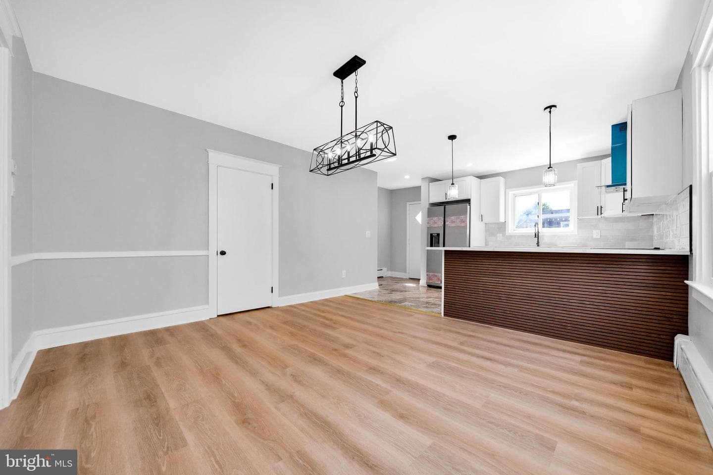 2448 Mansfield Avenue photo 10