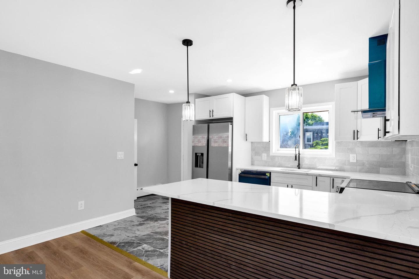 2448 Mansfield Avenue photo 12