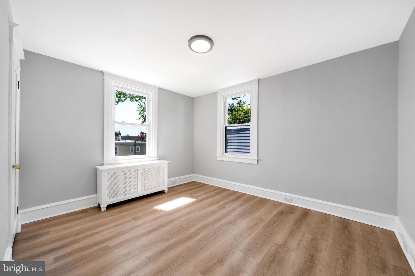 2448 Mansfield Avenue photo 19