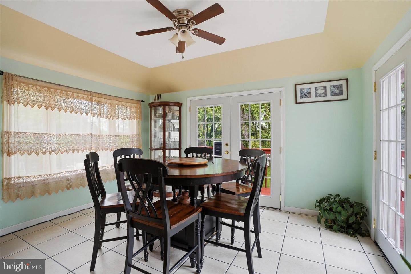 31 Evergreen Avenue photo 12