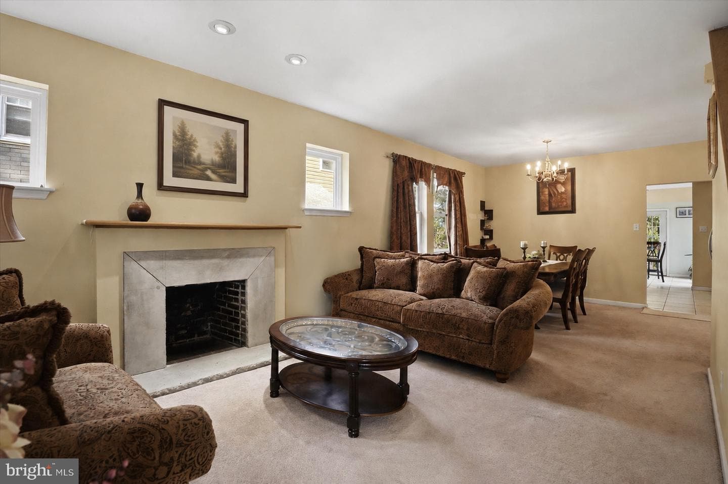 31 Evergreen Avenue photo 3