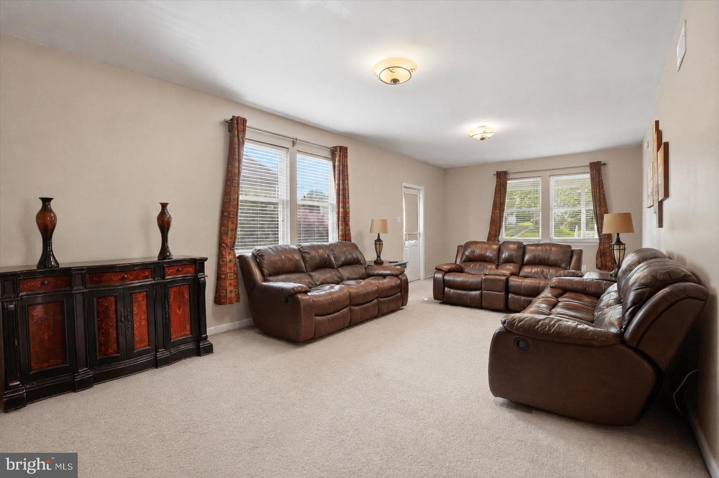 31 Evergreen Avenue photo 7
