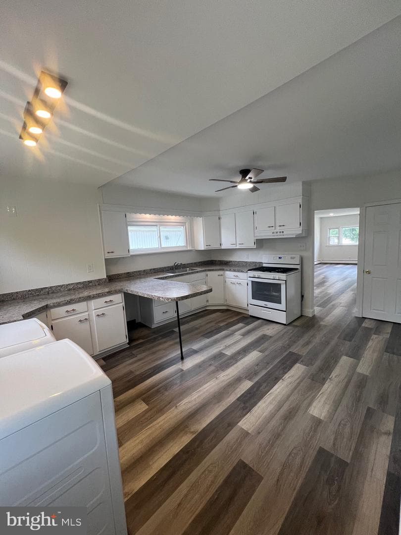 1023 Langley Street photo 13