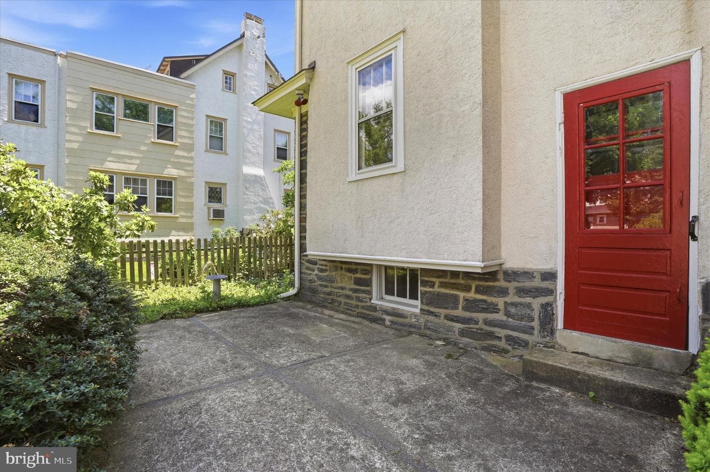 112 Strathmore Road photo 33