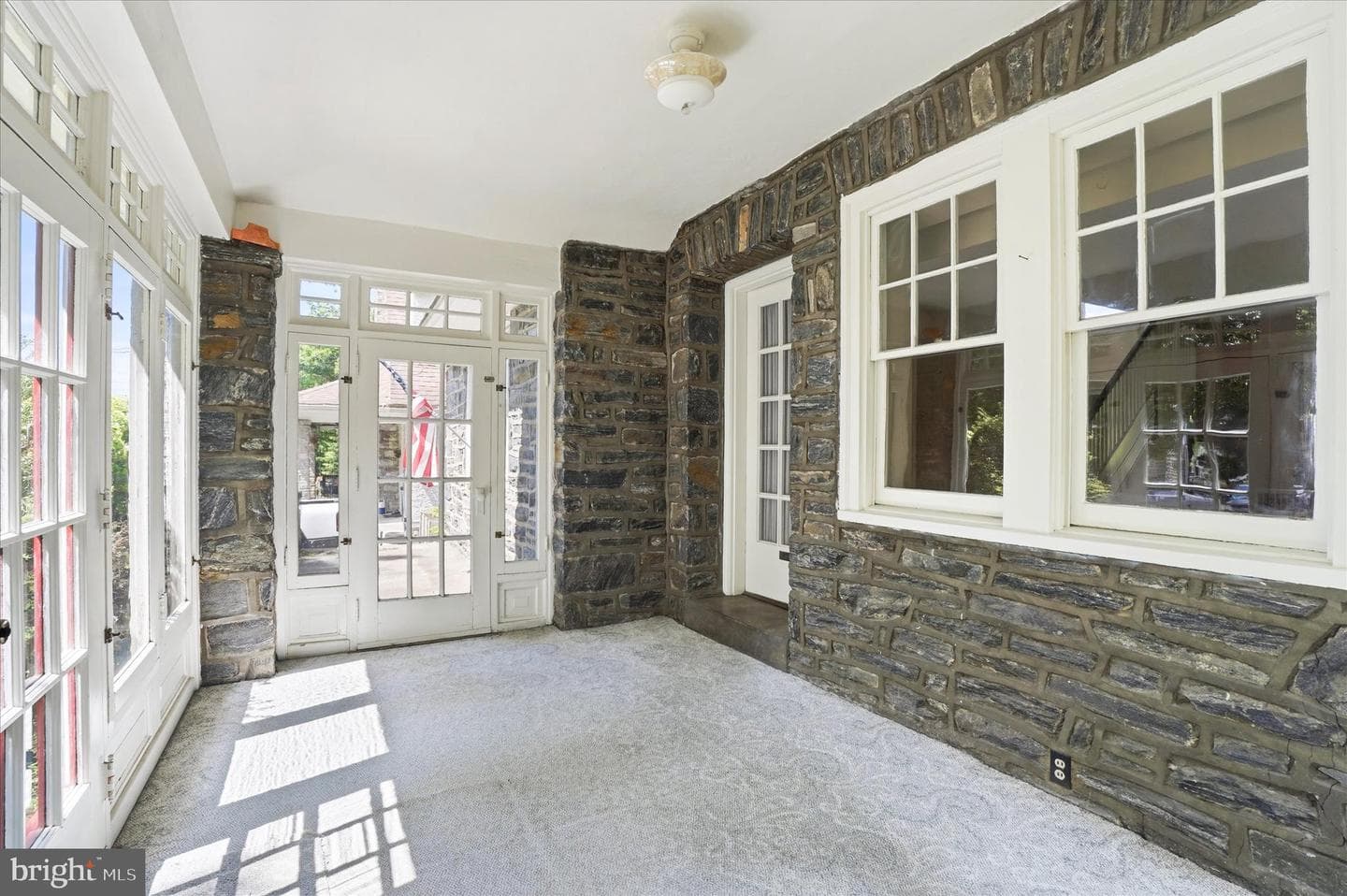 112 Strathmore Road photo 5