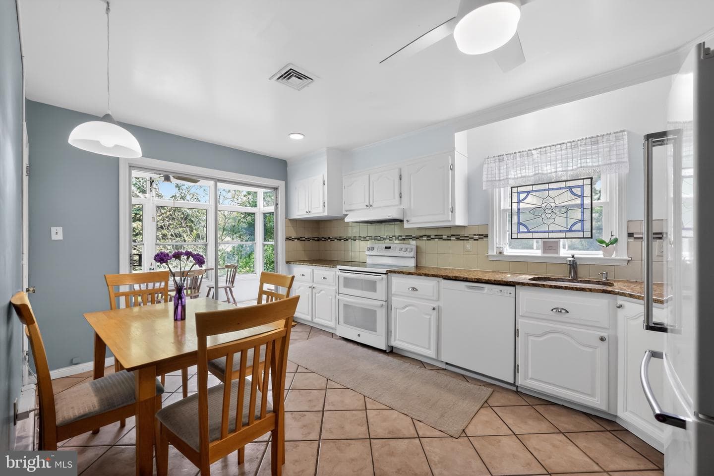 8 N Longpoint Lane photo 10