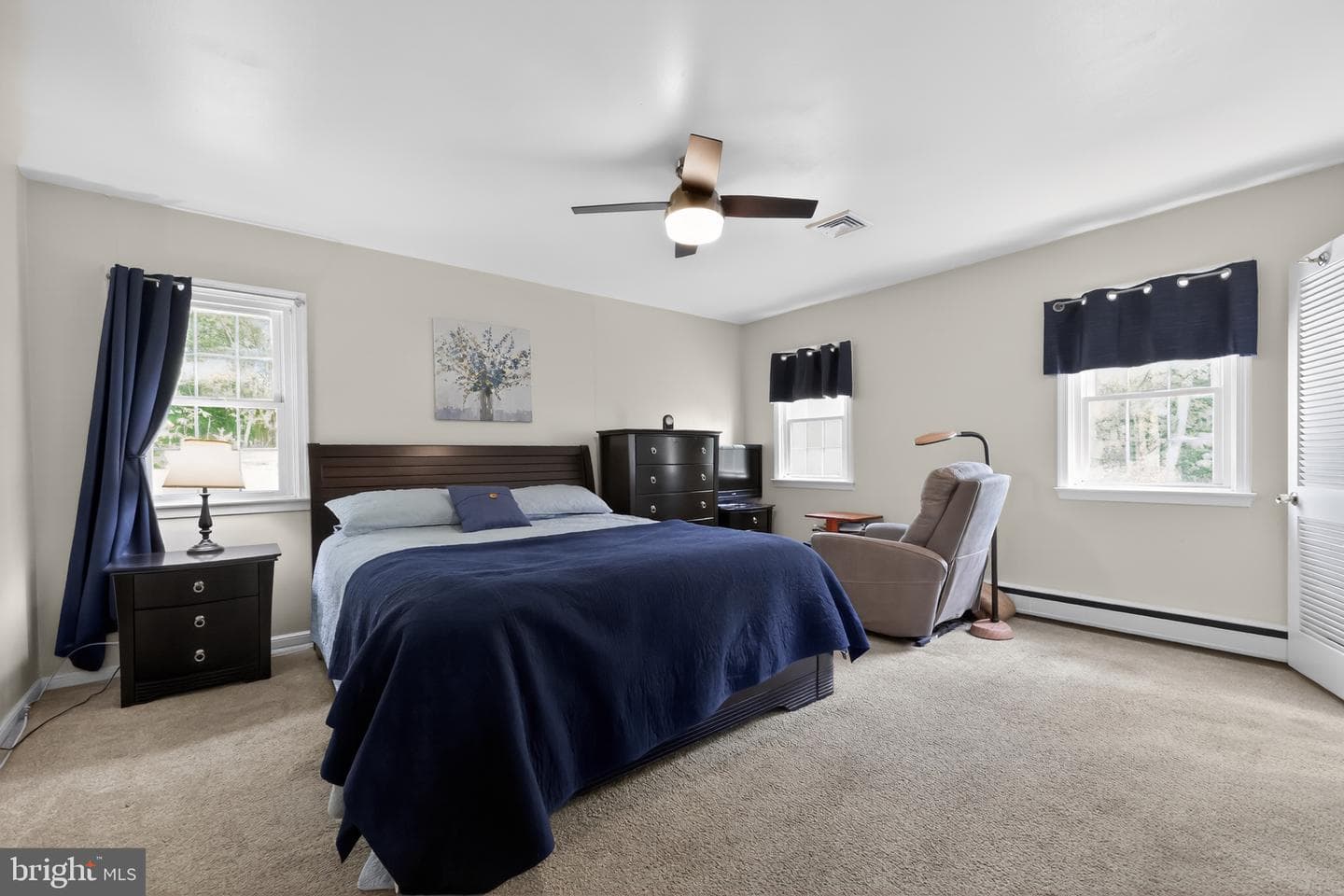 8 N Longpoint Lane photo 14