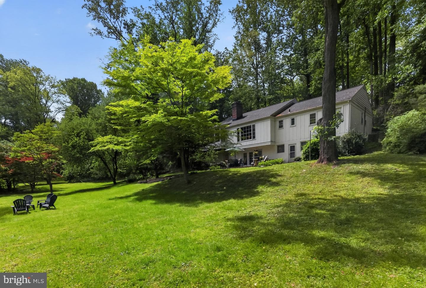 8 N Longpoint Lane photo 3