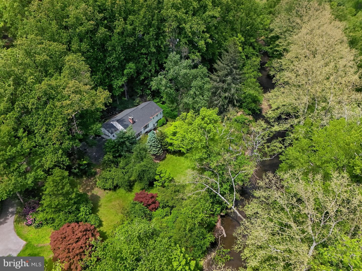 8 N Longpoint Lane photo 37