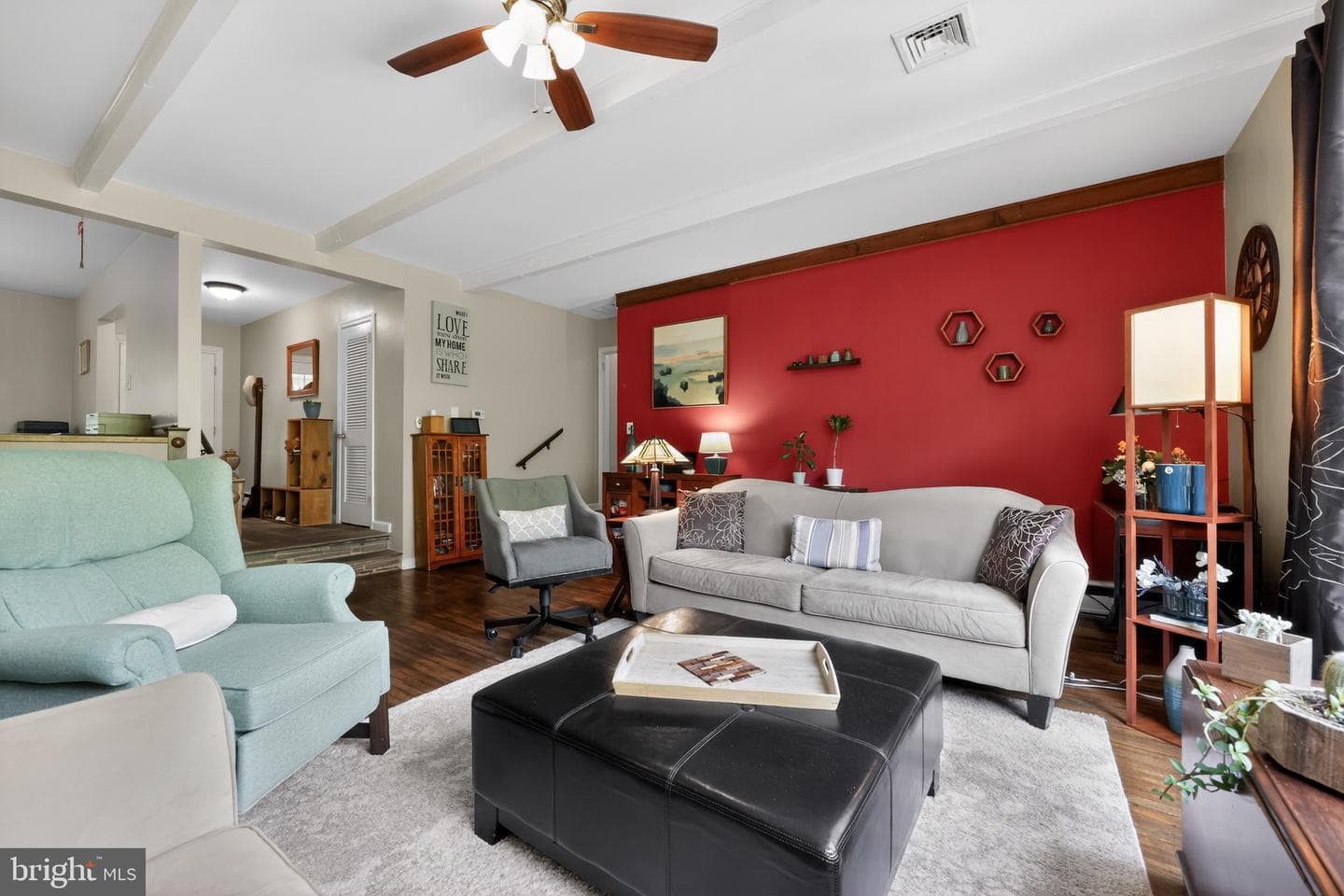 8 N Longpoint Lane photo 6