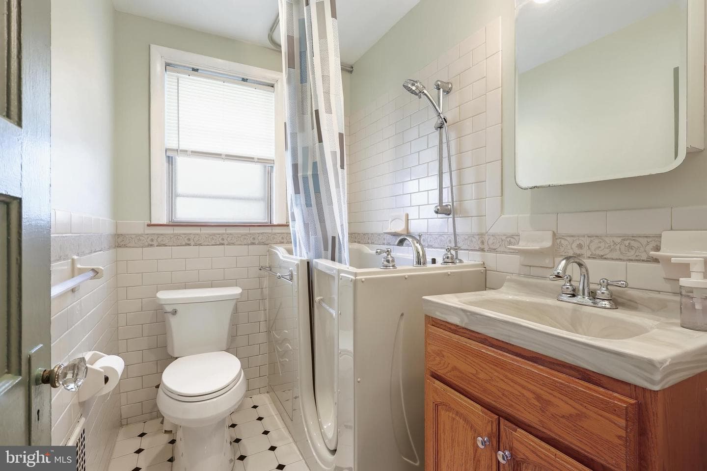 535 Jansen Avenue photo 16