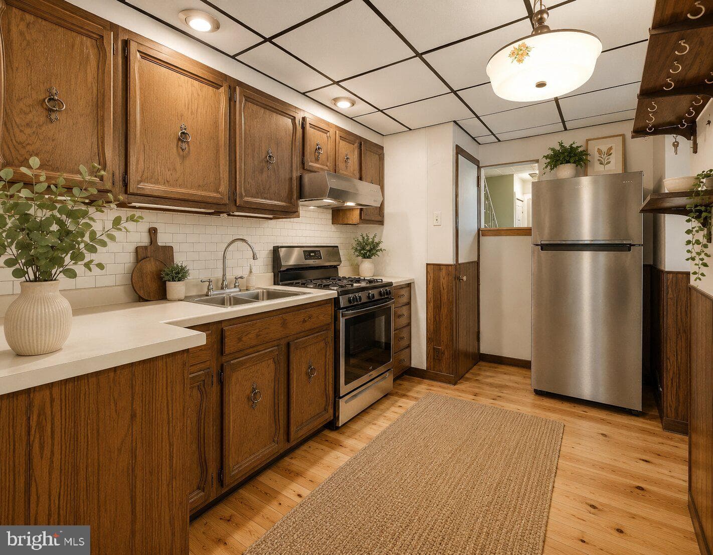 535 Jansen Avenue photo 5