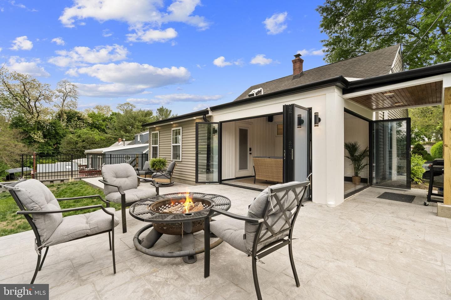 122 Roberts Road photo 52