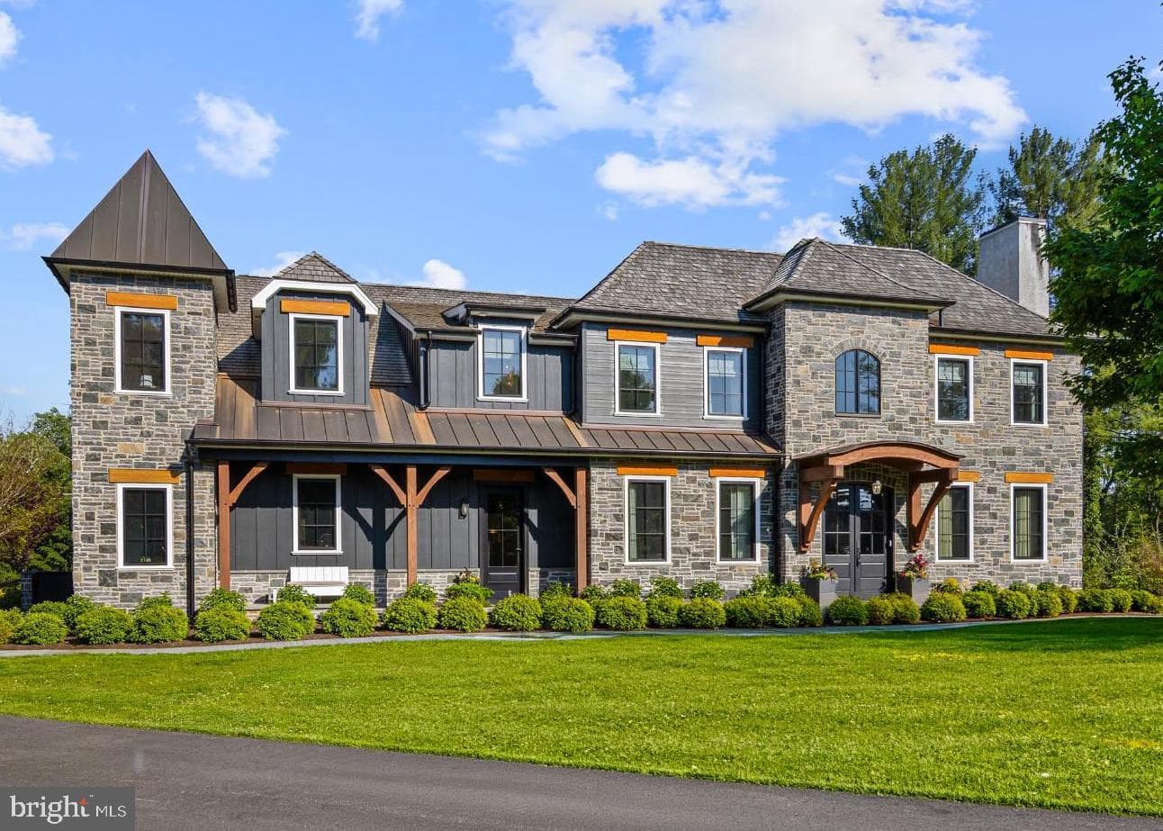 112 Dovecote Lane