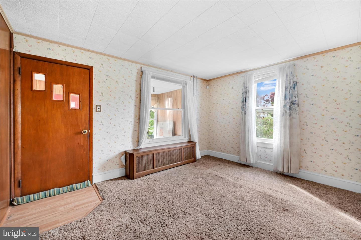 1666 Ward Street photo 7