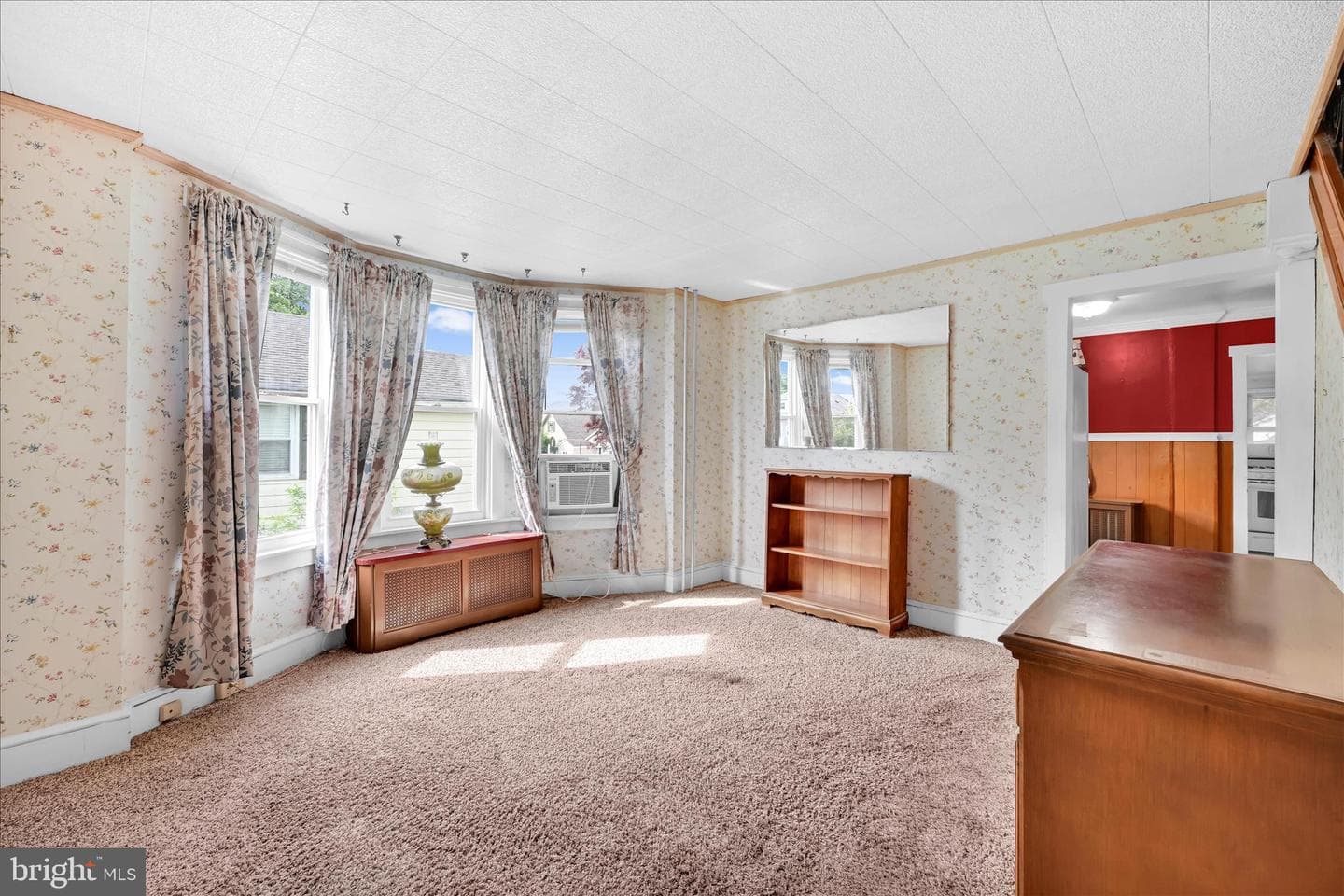1666 Ward Street photo 9
