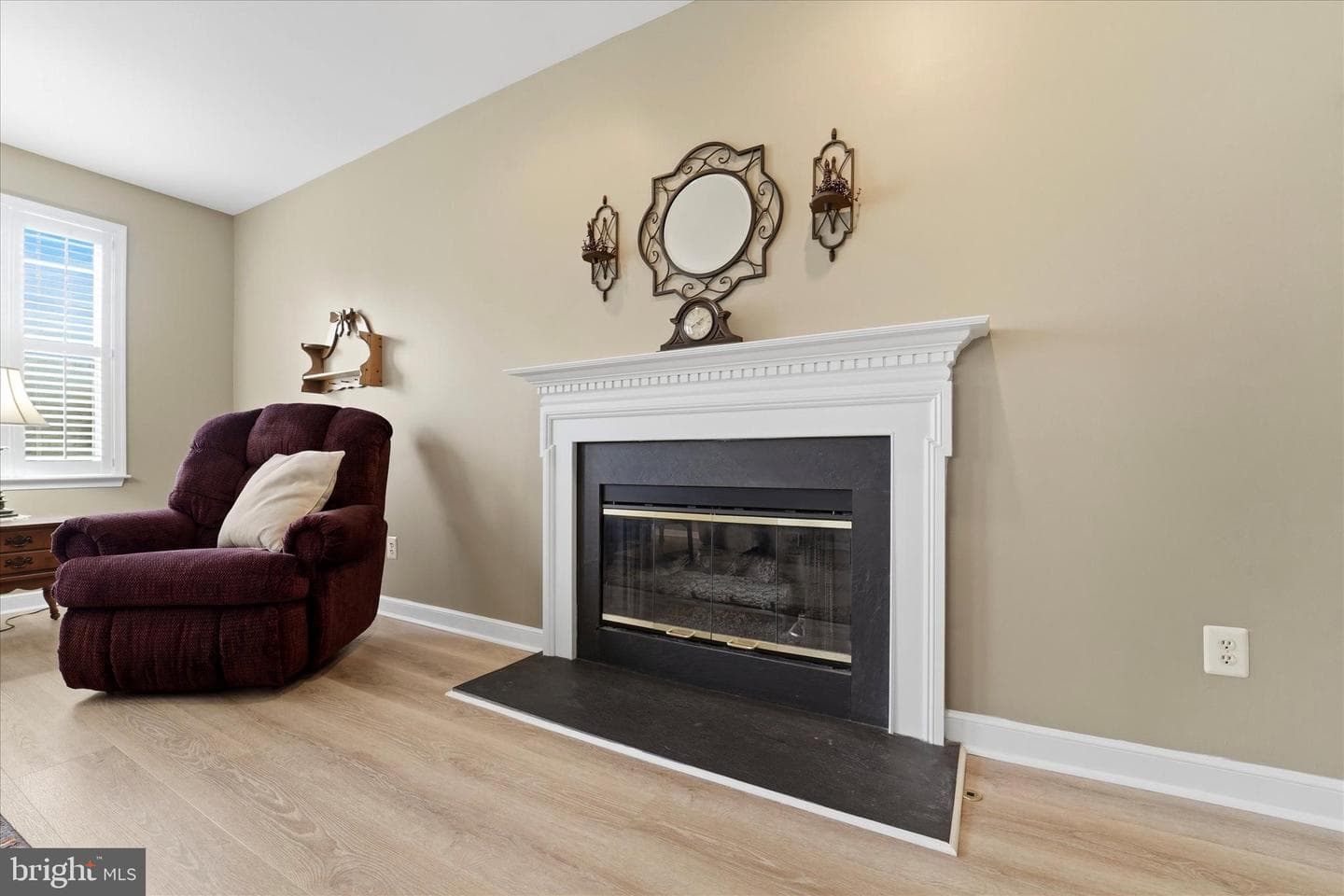 713 Iris Lane photo 11