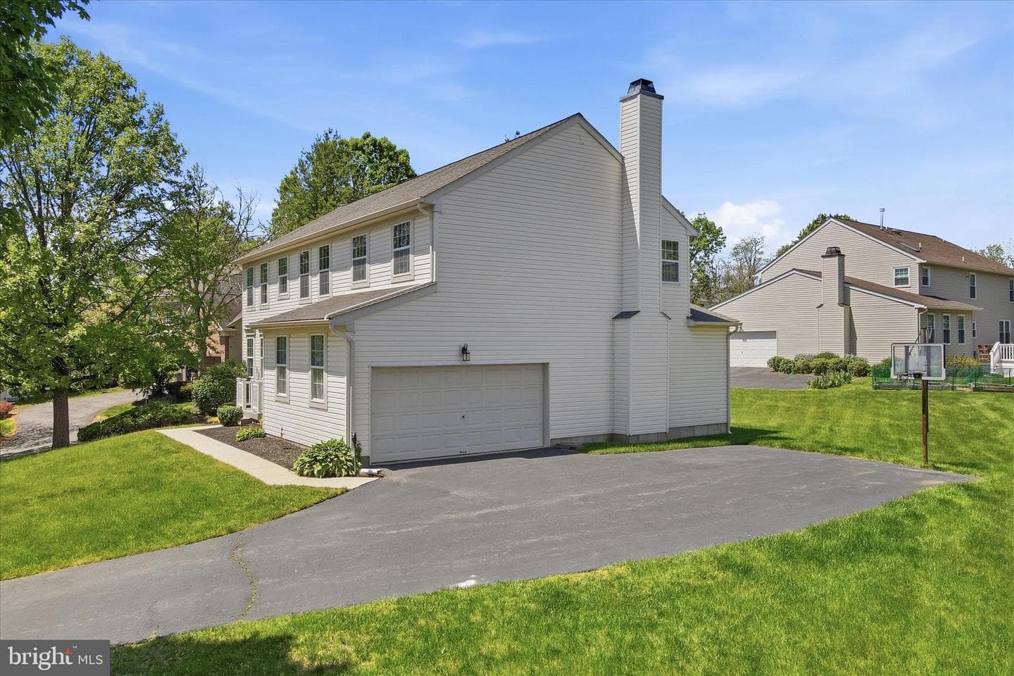 713 Iris Lane photo 35
