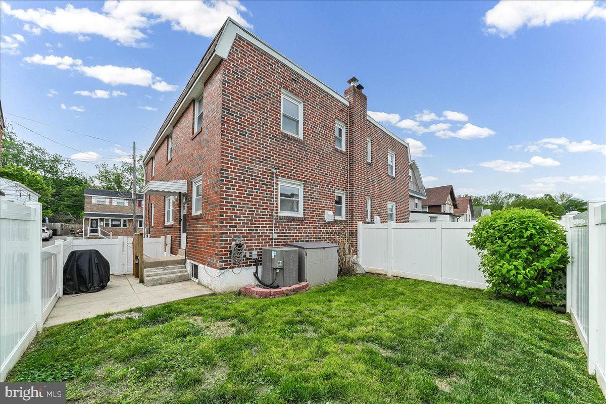 2 S Bonsall Avenue photo 17
