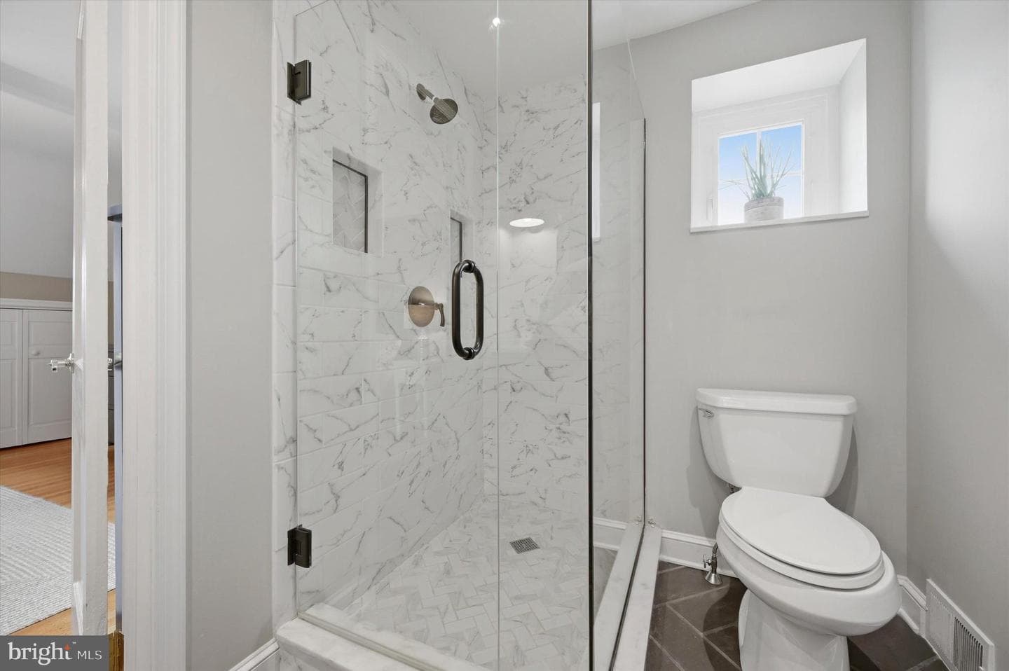 2408 Olcott Avenue photo 28