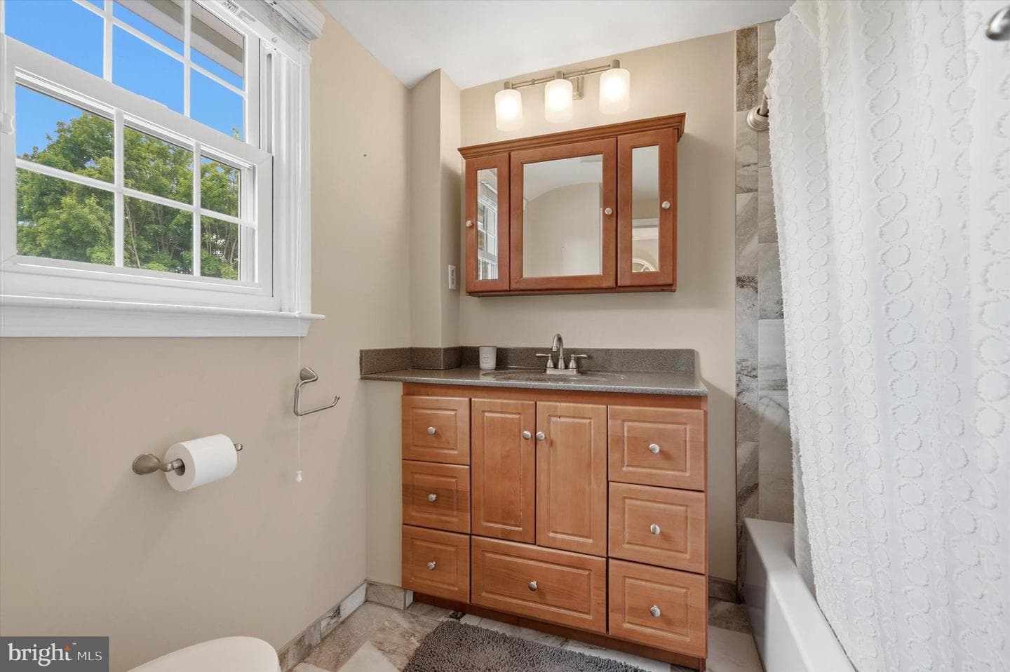 2408 Olcott Avenue photo 33