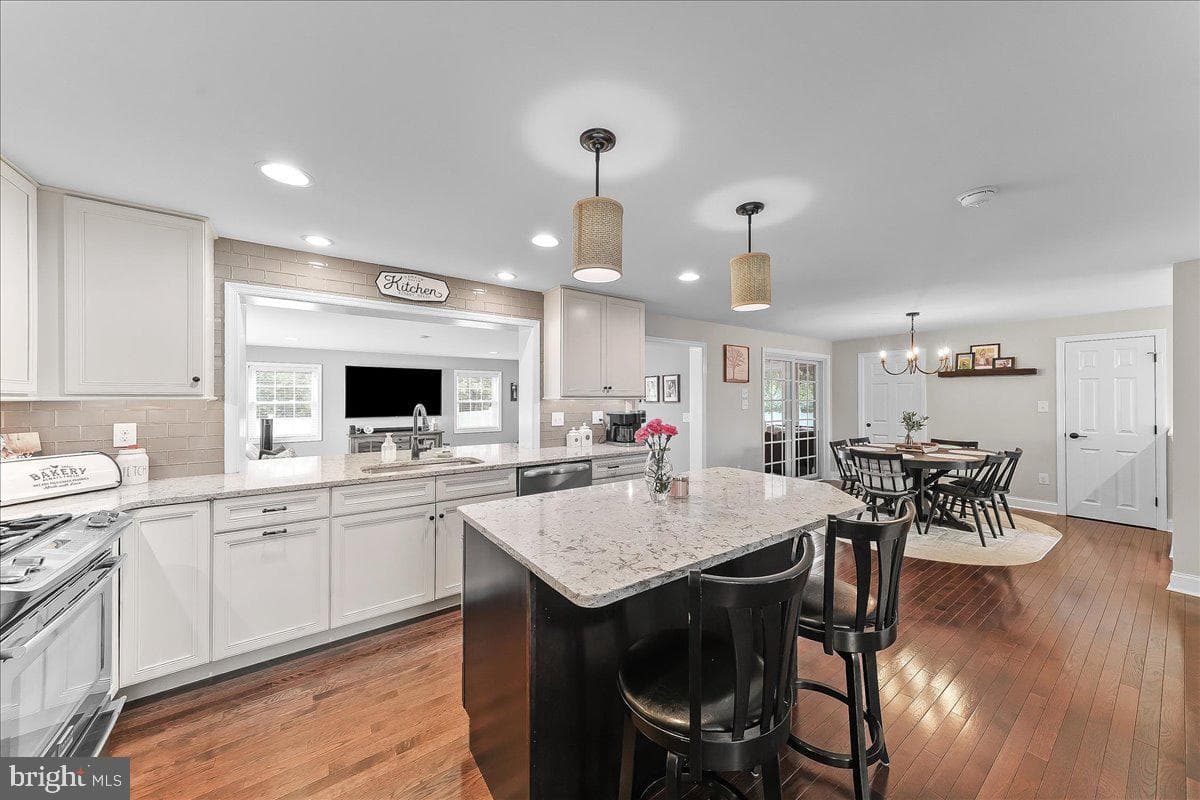 9 Pickwick Ln photo 10