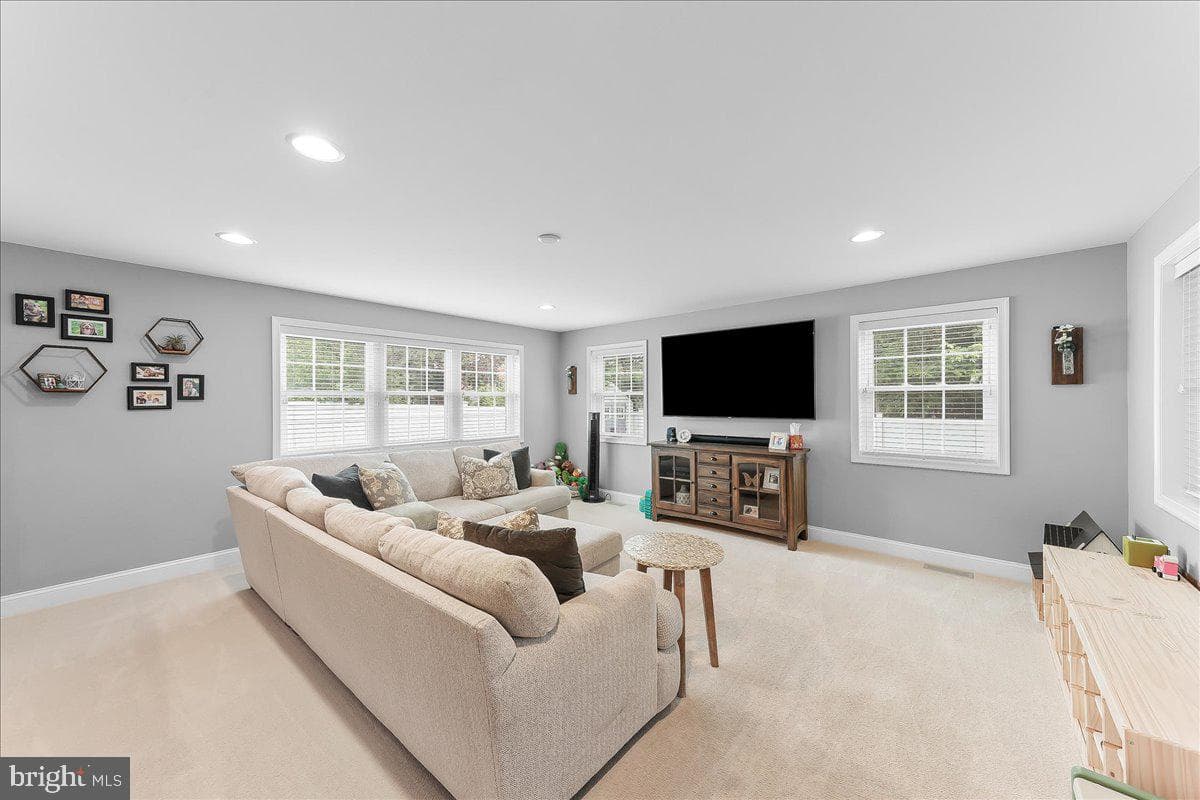9 Pickwick Ln photo 14