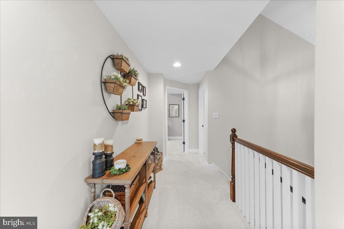 9 Pickwick Ln photo 19