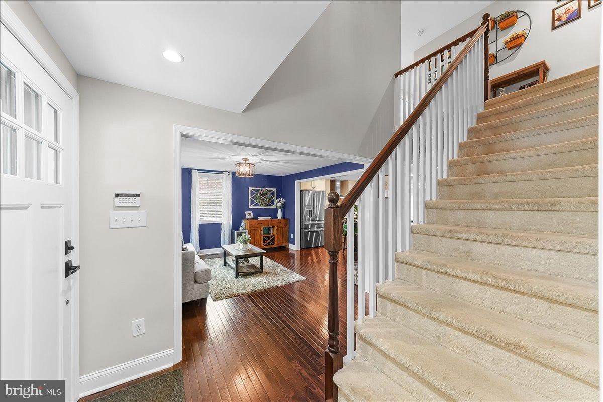 9 Pickwick Ln photo 5