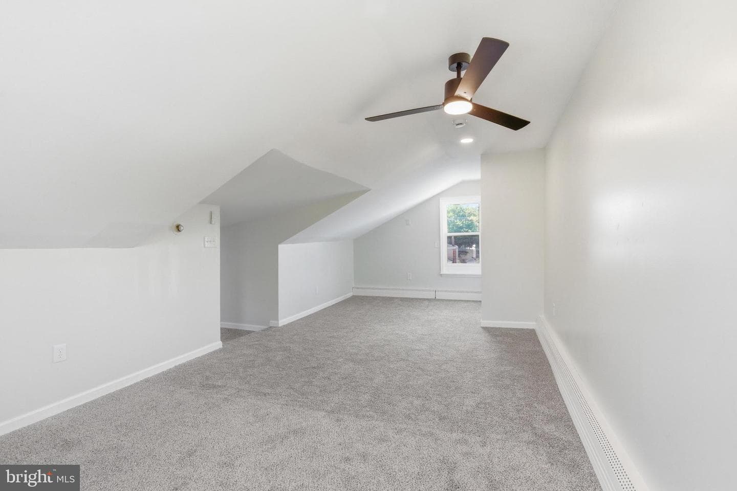 102 E Oak Ln photo 28