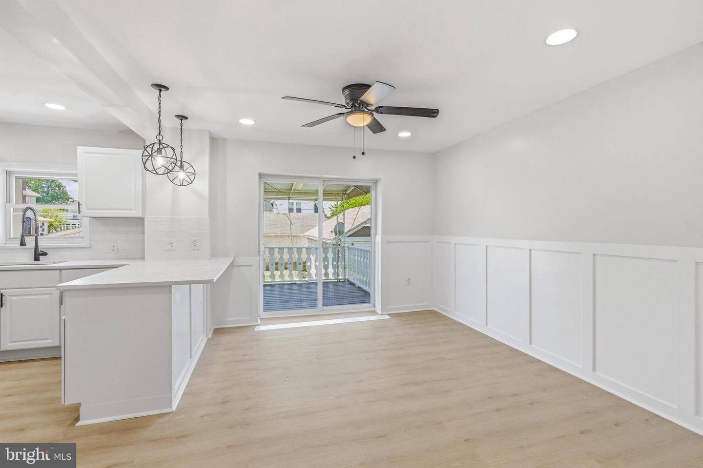 102 E Oak Ln photo 8