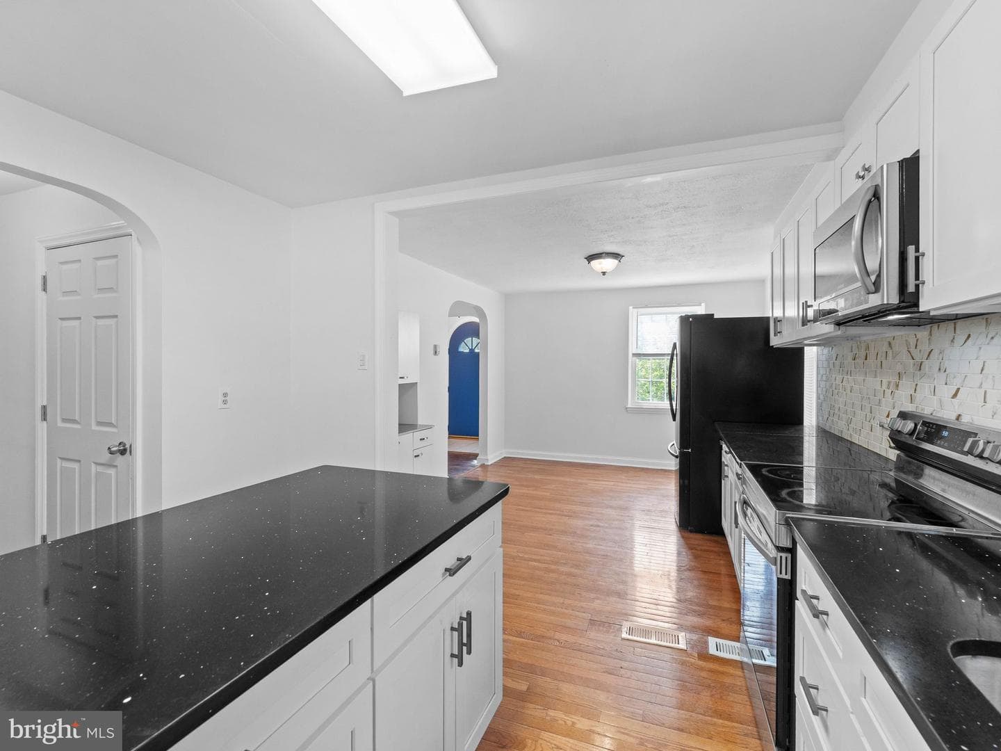 20 Davis Avenue photo 12