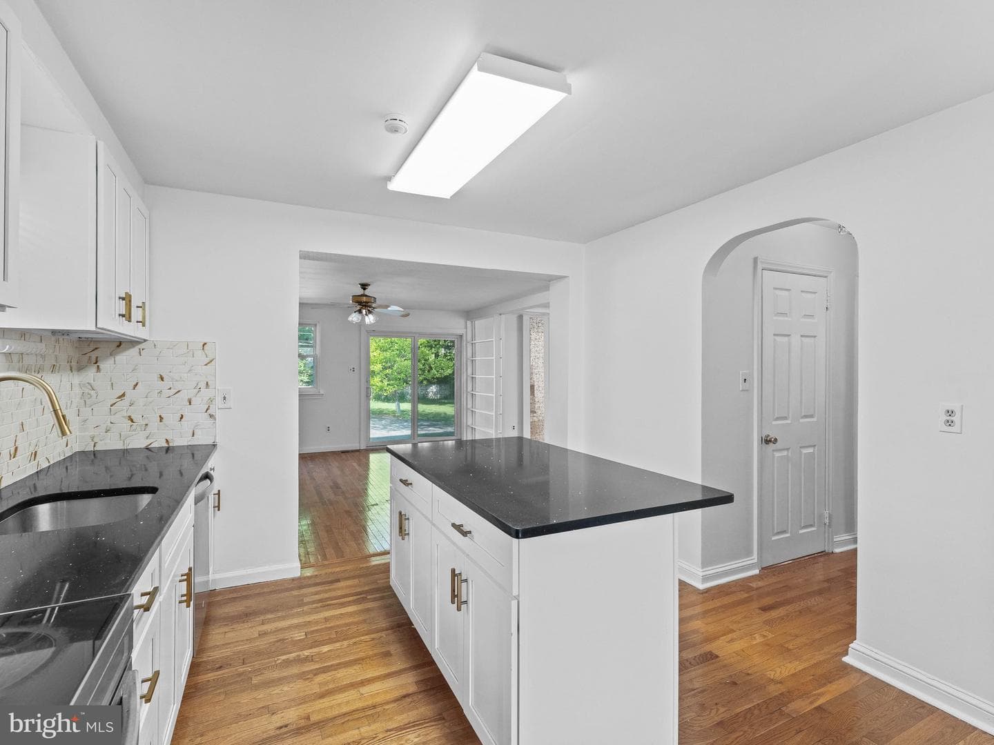 20 Davis Avenue photo 16