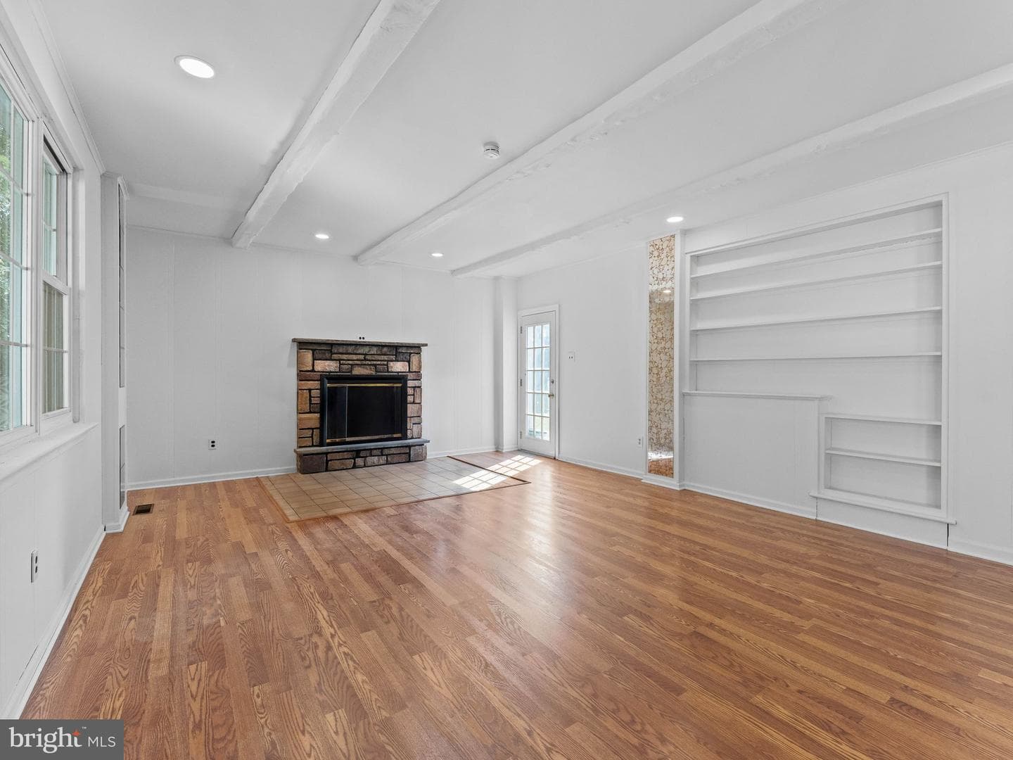20 Davis Avenue photo 19
