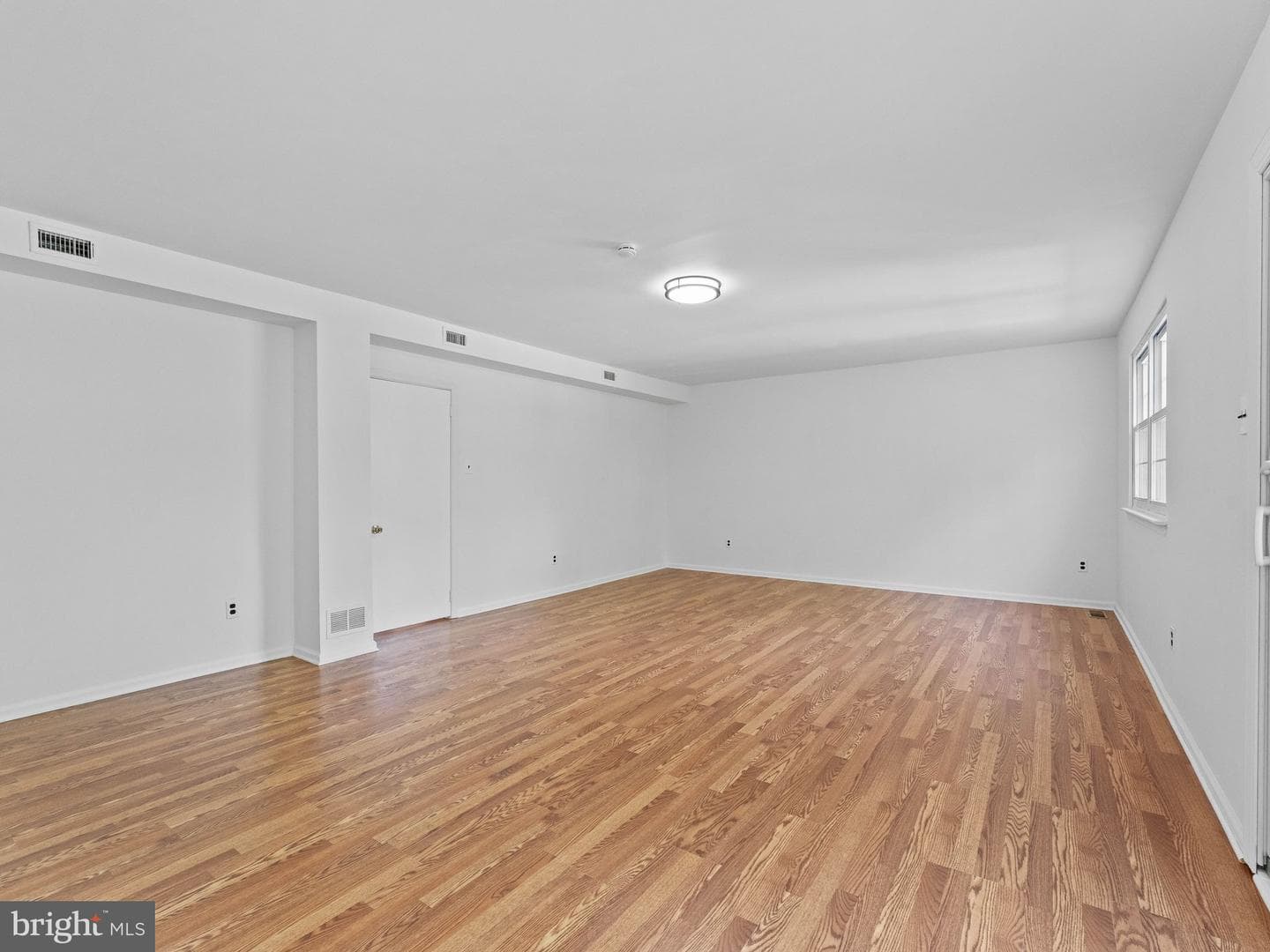 20 Davis Avenue photo 26