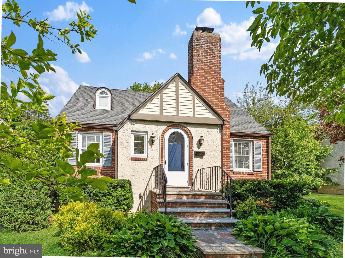 20 Davis Avenue photo 3
