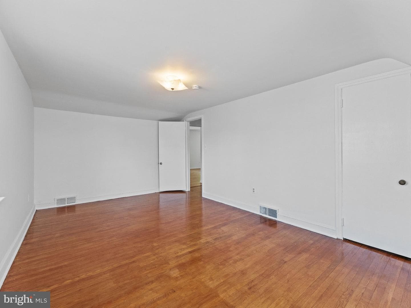 20 Davis Avenue photo 31