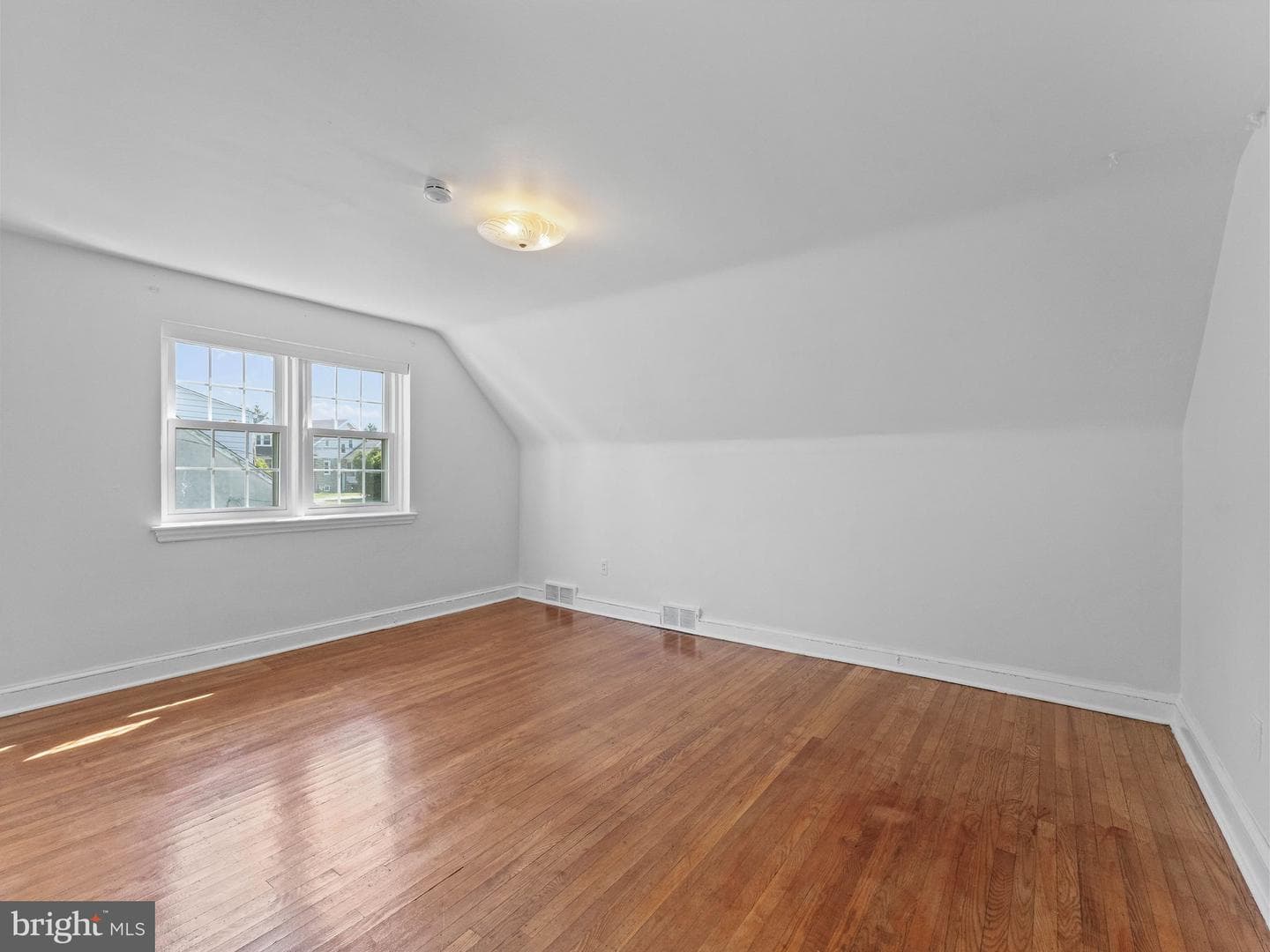 20 Davis Avenue photo 32
